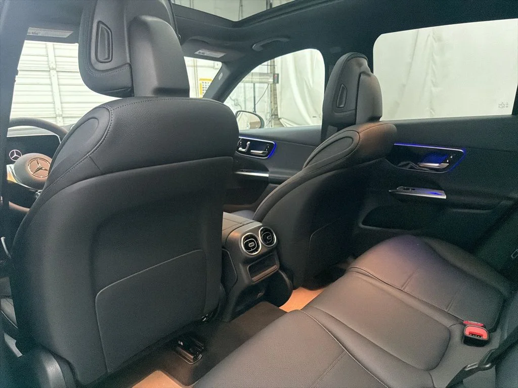 Used 2026 White Mercedes-Benz GLC 300 image 17