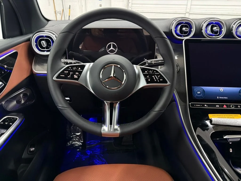New 2027 White Mercedes-Benz GLC 300 image 20