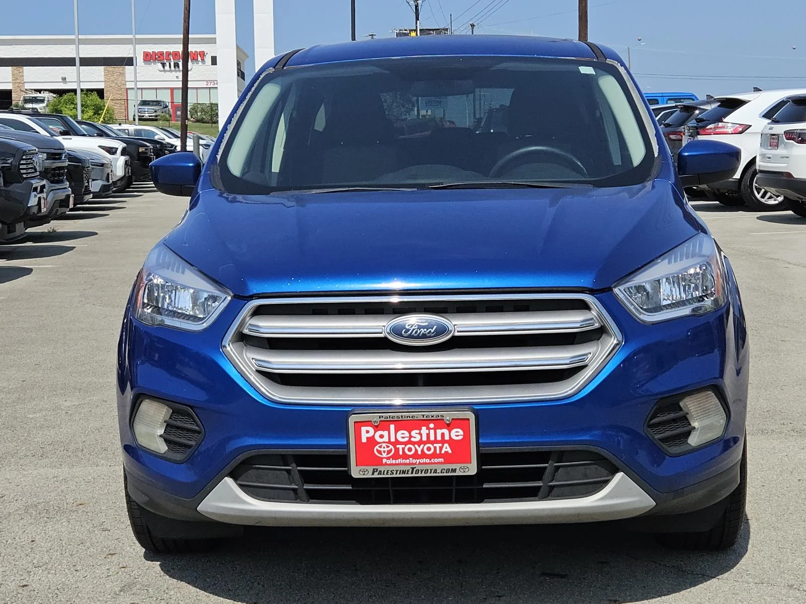 Used 2017 Lightning Blue Metallic Ford SE FWD image 2