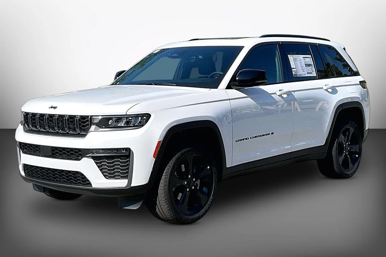 New 2026 Bright White Clearcoat Jeep Limited image 4