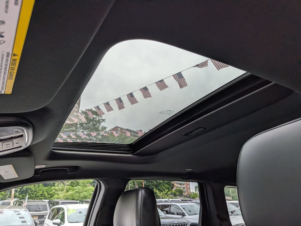 Used 2022 Black Jeep Laredo X image 22