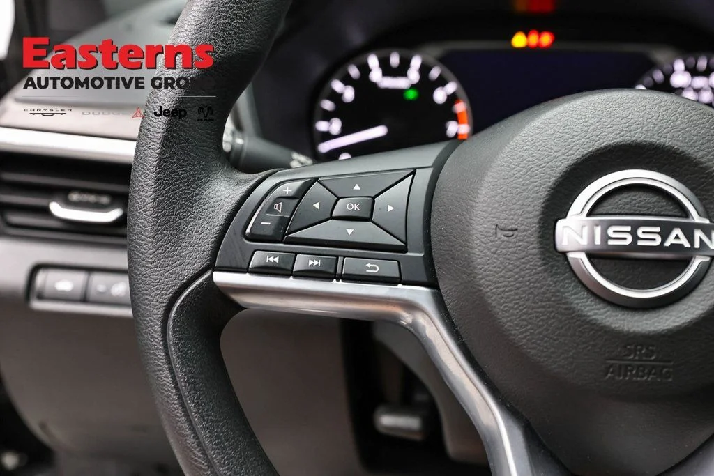 Used 2025 Black Nissan 2.5 SV image 13
