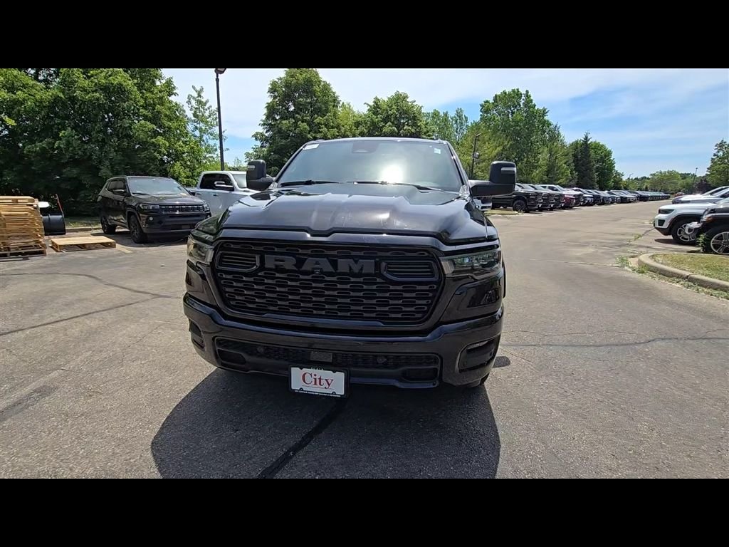 New 2026 Diamond Black Crystal Pearl-Coat Exterior Paint RAM Big Horn/Lone Star image 3