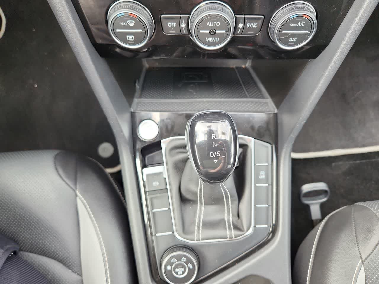 Used 2023 Deep Black Pearl Volkswagen SEL image 20