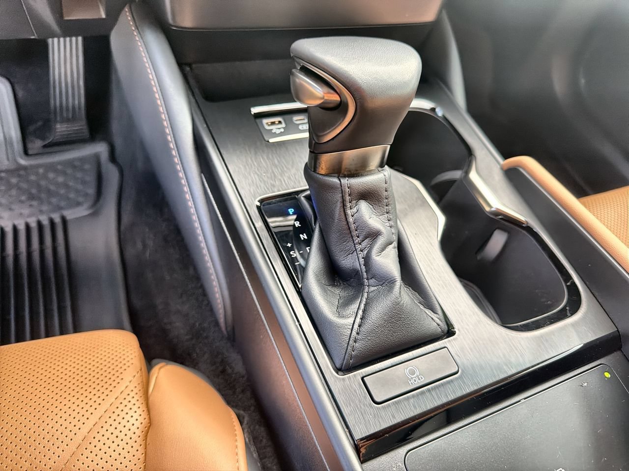 Used 2024 White Lexus Luxury image 14