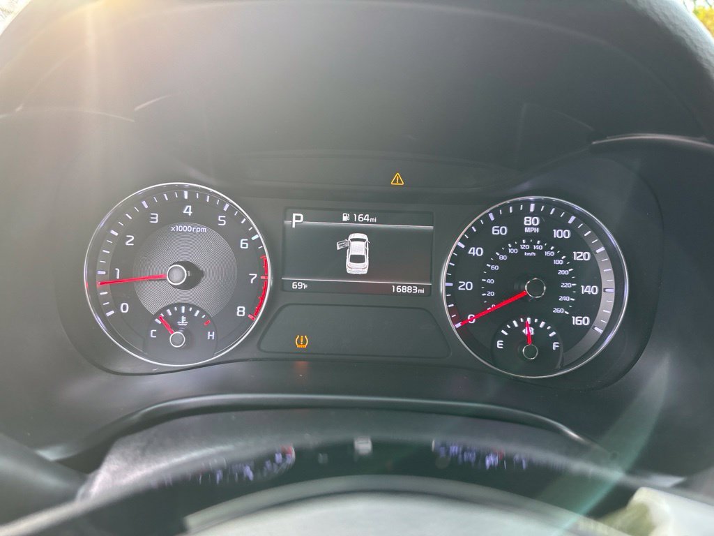 Used 2024 White Kia GT image 15