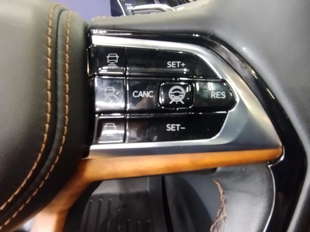 Used 2023 Black Jeep Summit Reserve 4xe image 34