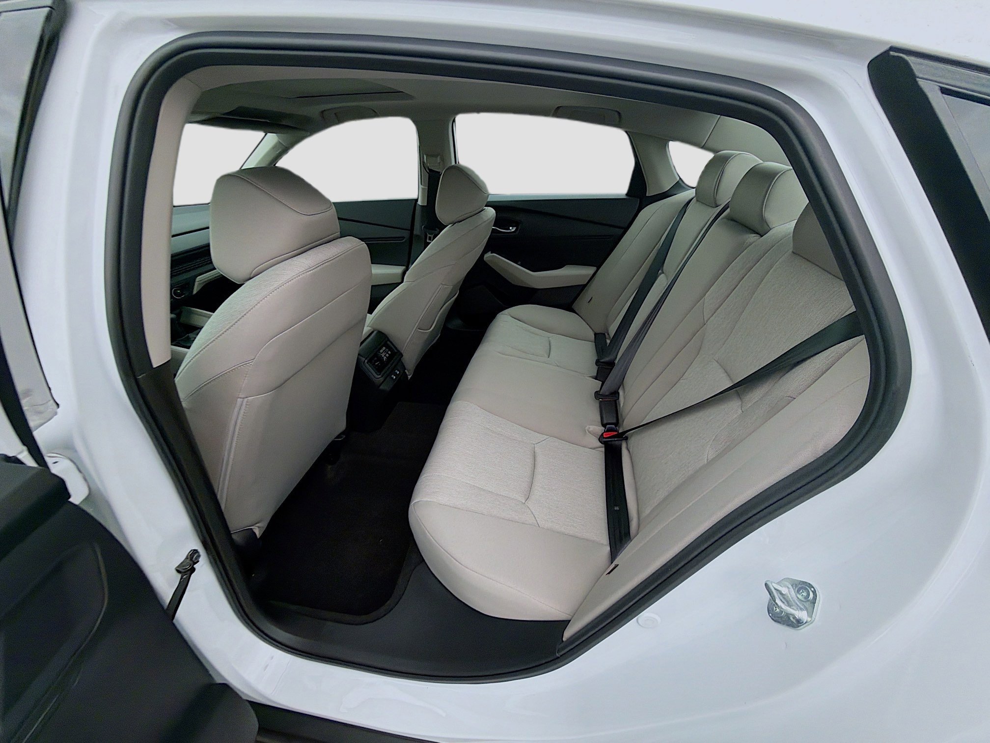 New 2026 Platinum White Pearl Honda SE image 20