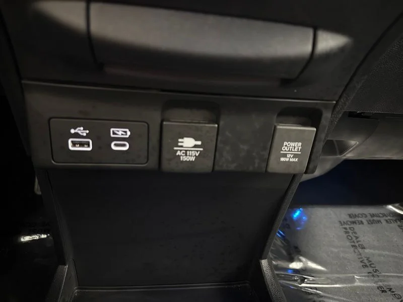 Used 2025 Black Honda Elite image 39