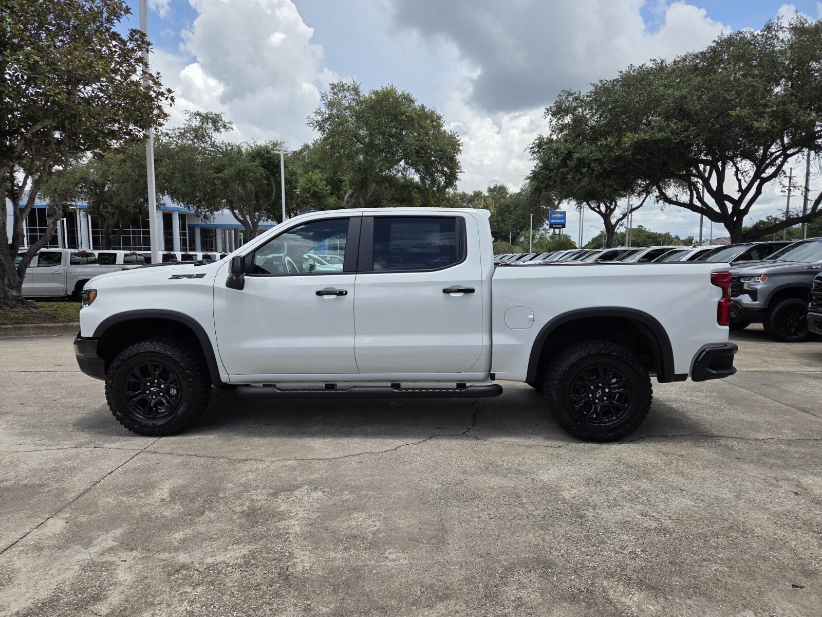 New 2026 Summit White Chevrolet ZR2 image 4