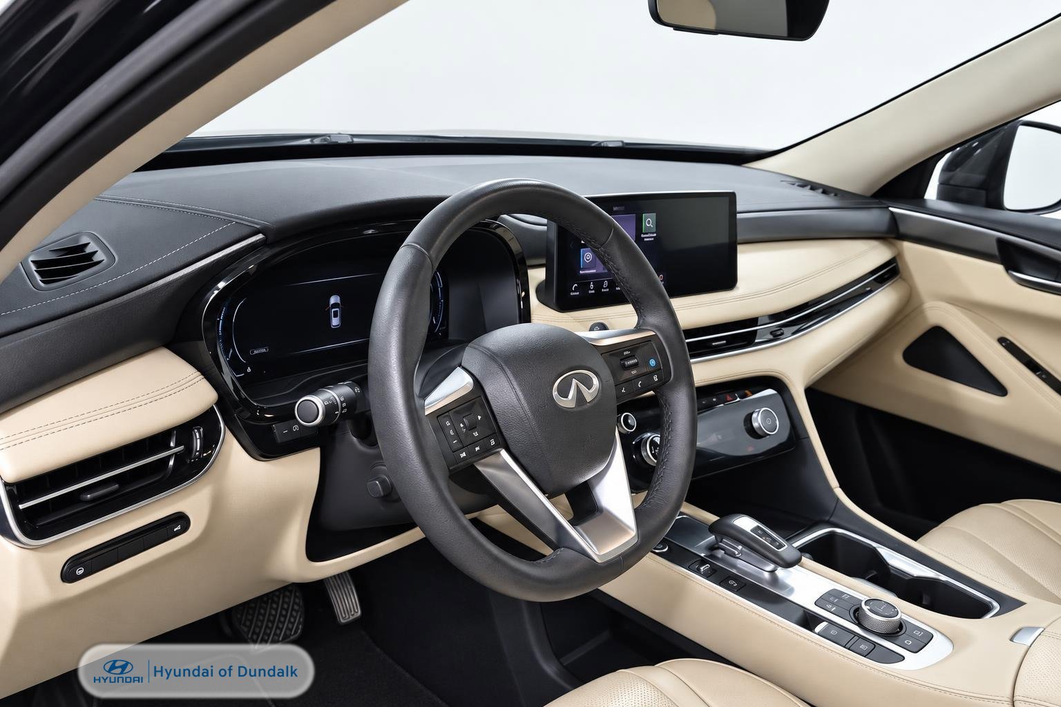 Used 2024 Black INFINITI LUXE image 8