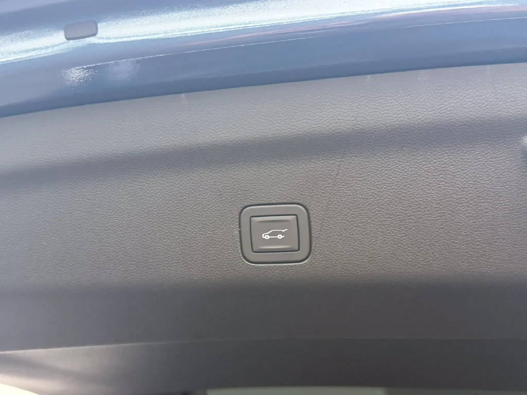 2026 GMC Yukon Denali - Photo 10
