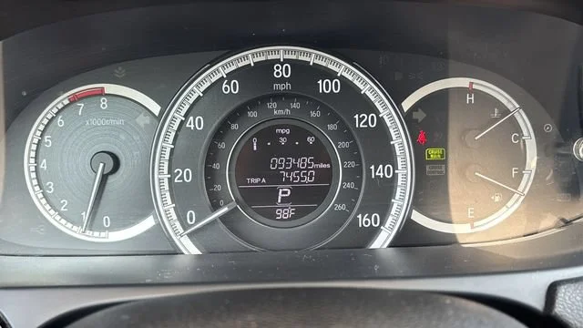 Used 2016 Black Honda LX image 13