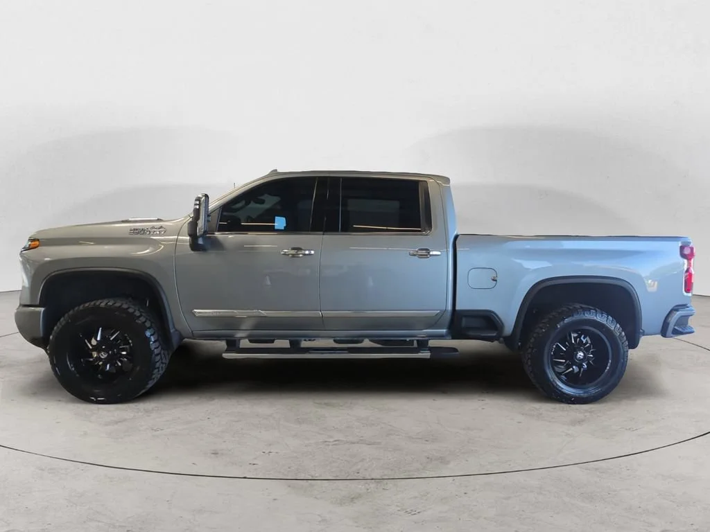 Used 2024 Sterling Gray Metallic Chevrolet High Country image 12