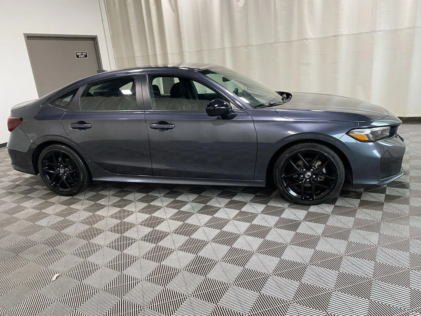 Used 2025 Meteorite Gray Metallic Honda Sport image 8