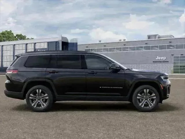 New 2027 High-Gloss Black Paint Jeep Limited image 24
