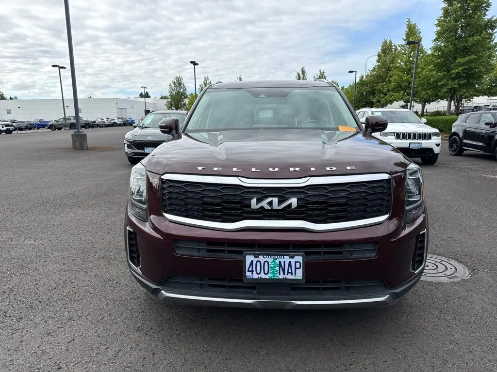 Used 2022 Sangria Kia S image 2