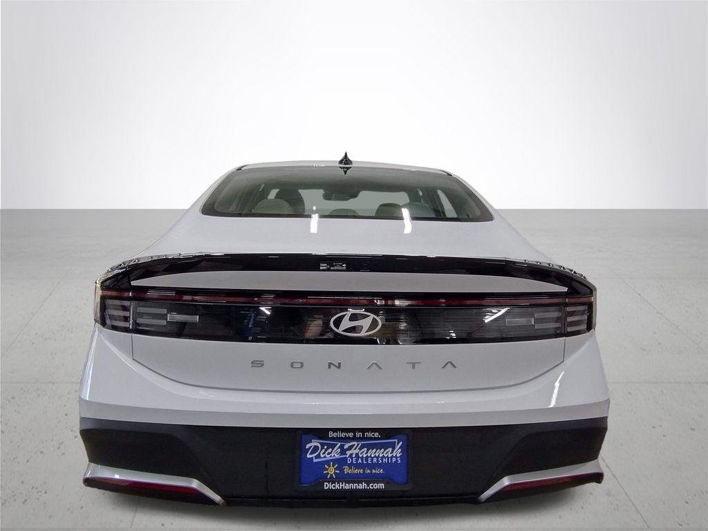 New 2026 White Hyundai SE image 10