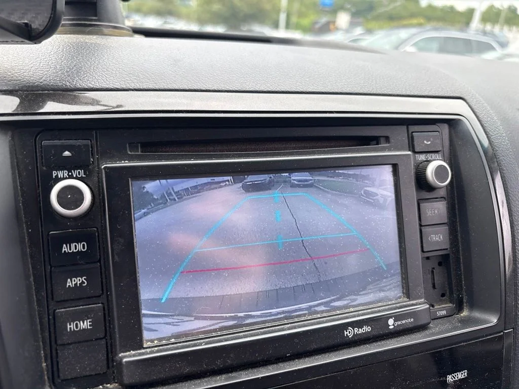 Used 2015 White Toyota SR5 image 20