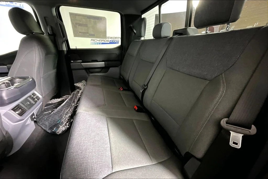 New 2026 Carbonized Gray Metallic Ford XLT image 10