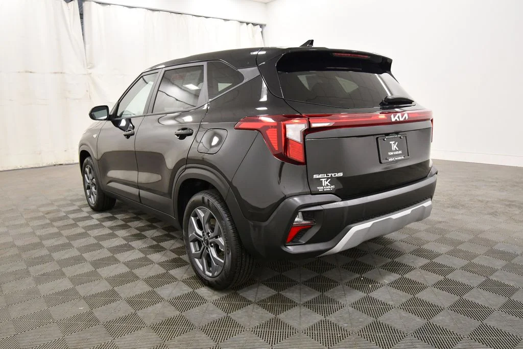 Certified Used 2026  Kia LX image 5