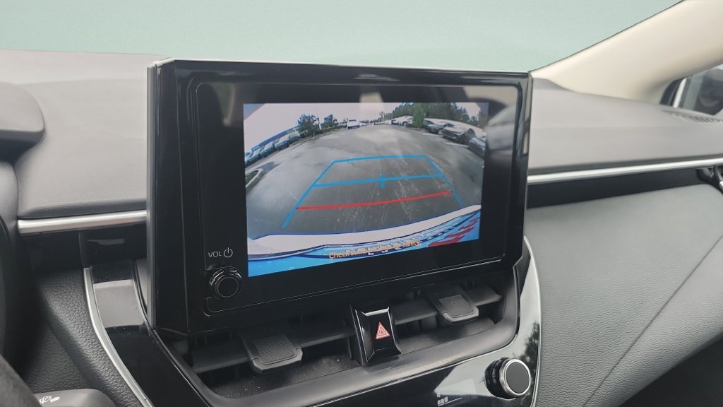 Used 2025 White Toyota LE image 17