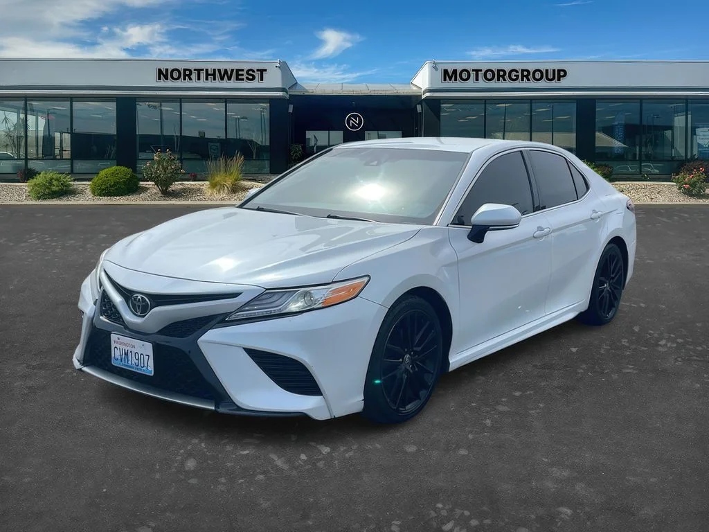 Used 2020 Wind Chill Pearl Toyota XSE image 3