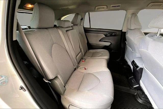 Certified Used 2024 WIND CHILL PEARL Toyota  image 20