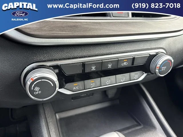 Used 2025 Black Nissan 2.5 SV image 29