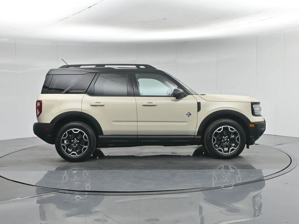 Certified Used 2025 Beige Ford Outer Banks image 27