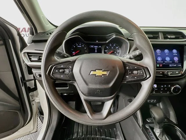 Used 2022 White Chevrolet LT image 12