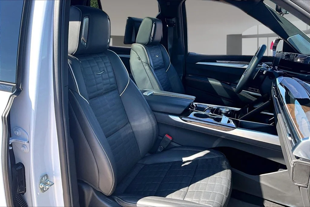 Used 2026 White Cadillac Platinum Sport image 7