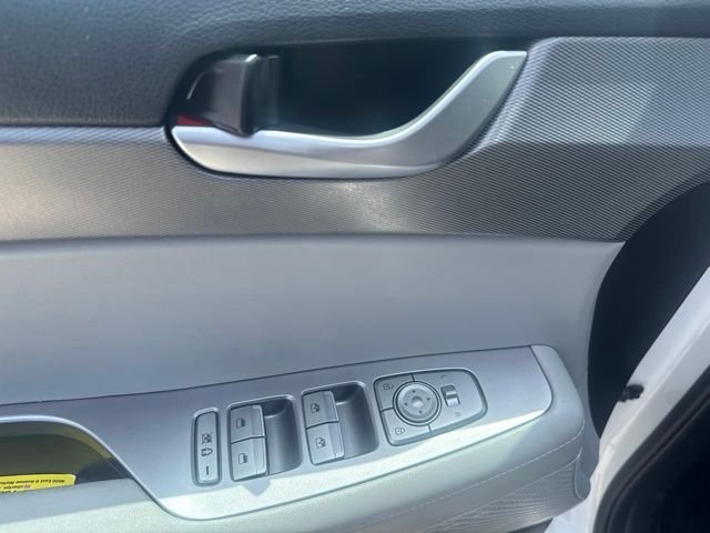 Used 2021 White Hyundai SEL image 11
