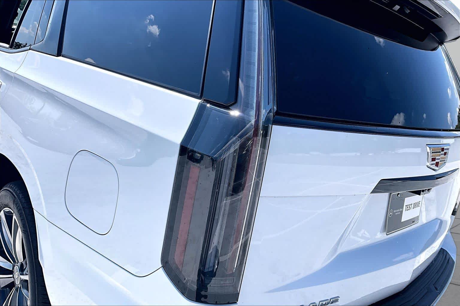 Used 2025 Crystal White Tricoat Cadillac 4WD Sport image 29