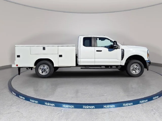 New 2026 Oxford White Ford XL image 3
