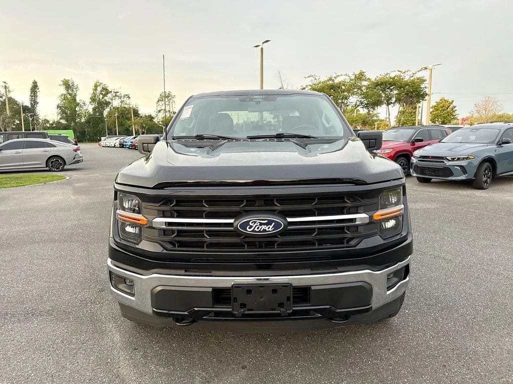 Used 2025 Black Metallic Ford XLT image 8