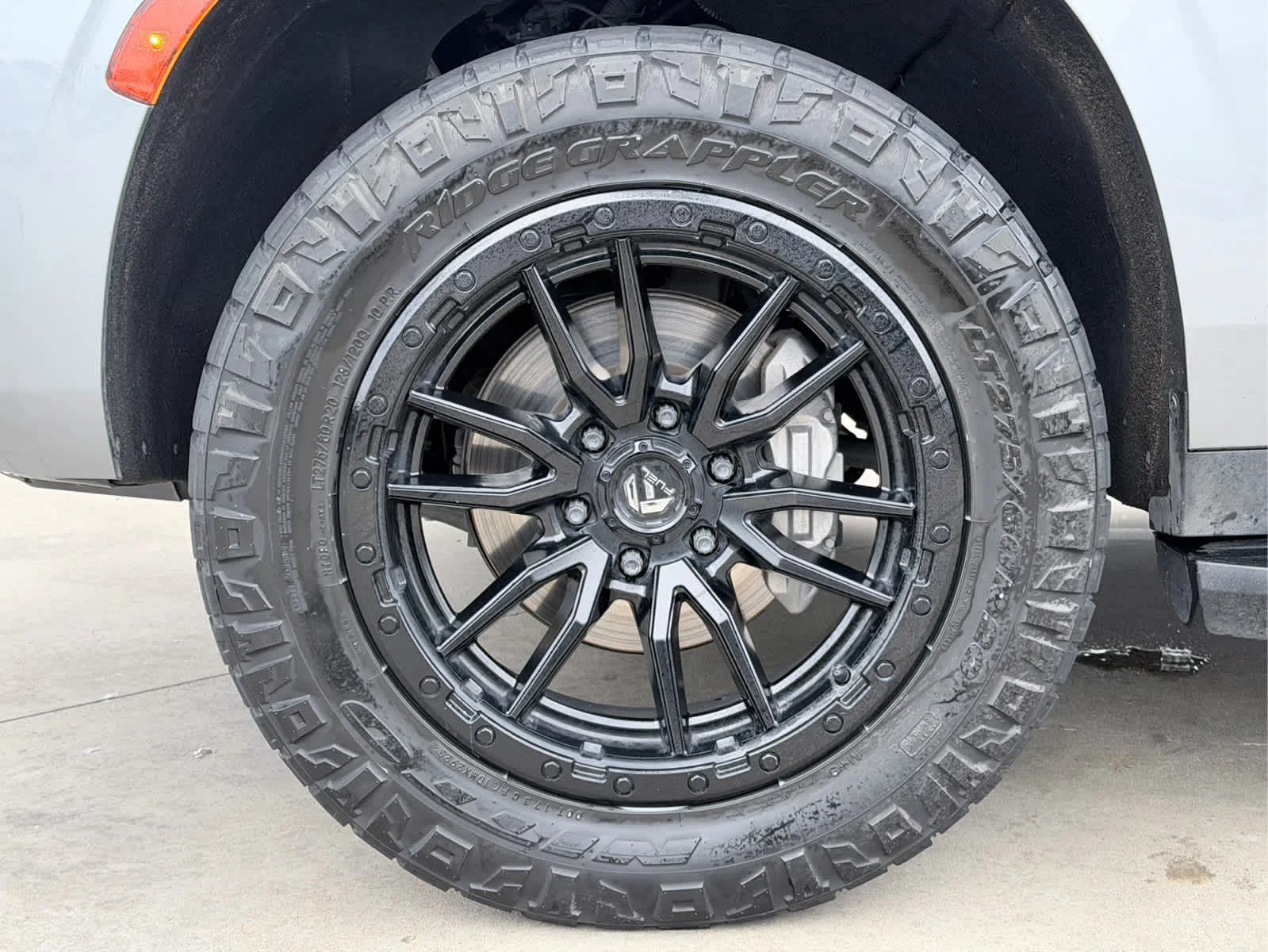 Used 2023 Sterling Metallic GMC AT4 image 12