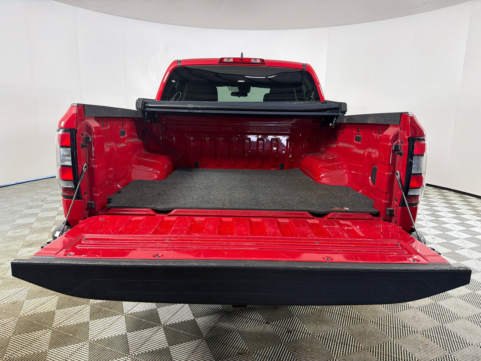 Used 2022 Red Alert Nissan S image 18