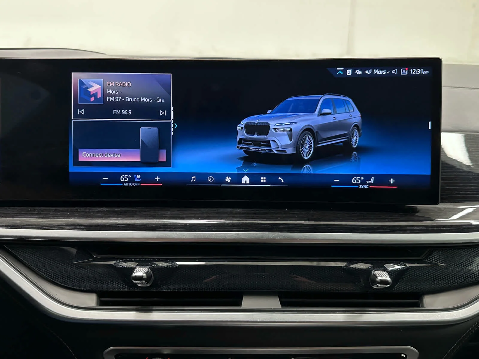 Used 2025 Skyscraper Grey Metallic BMW ALPINA XB7 image 32