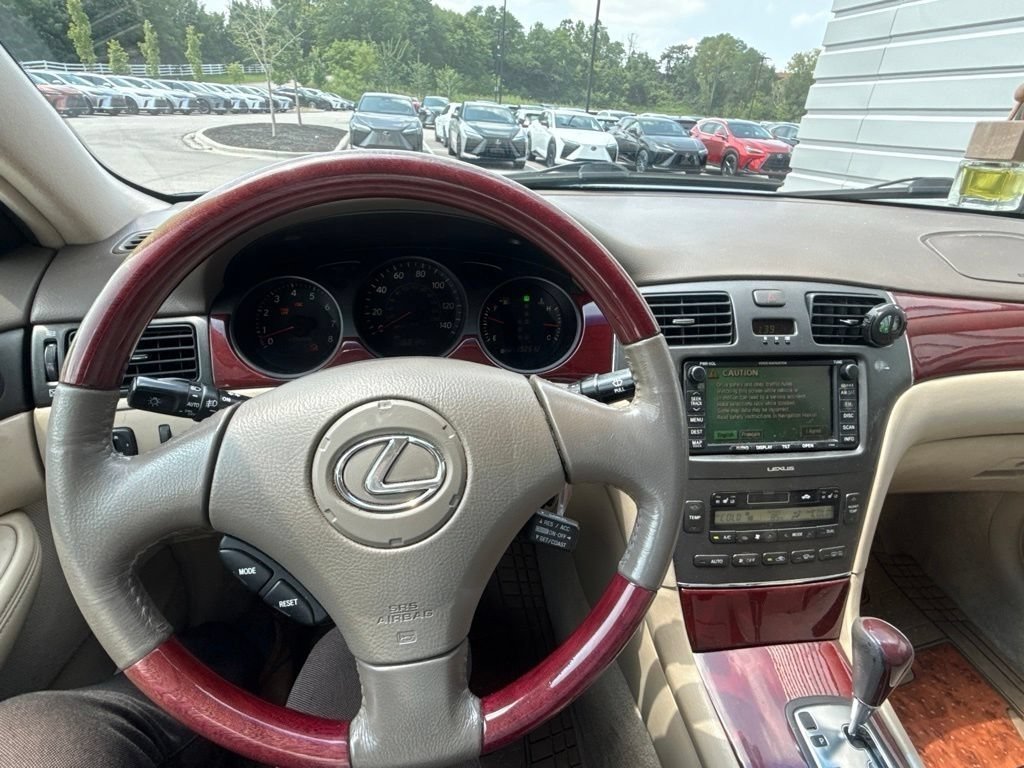 Used 2004 Blue Onyx Pearl Lexus 330 image 18