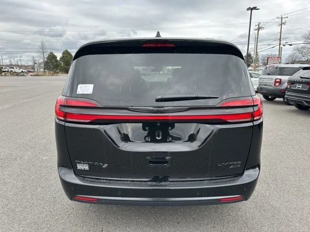 New 2026 Diamond Black Crystal Pearl-Coat Exterior Paint Chrysler Limited image 6