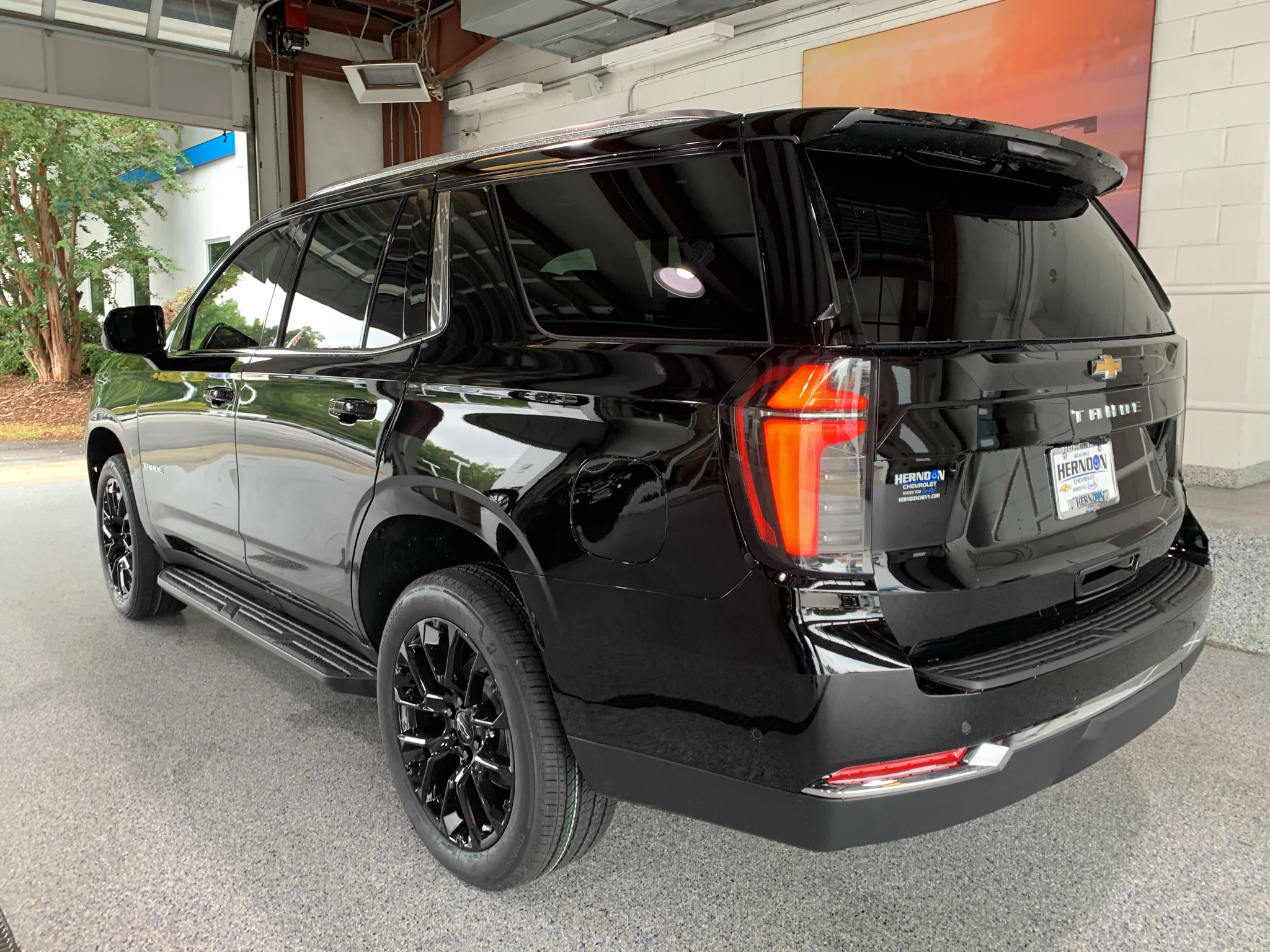 2027 Chevrolet Tahoe LS - Photo 7