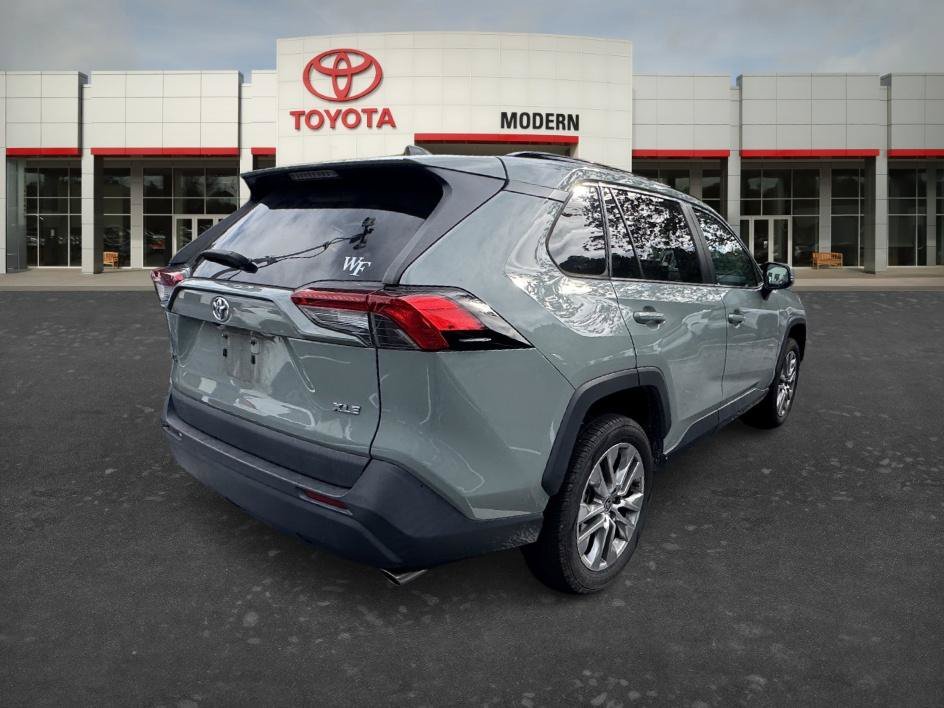 Certified Used 2022 Lunar Toyota XLE Premium image 17