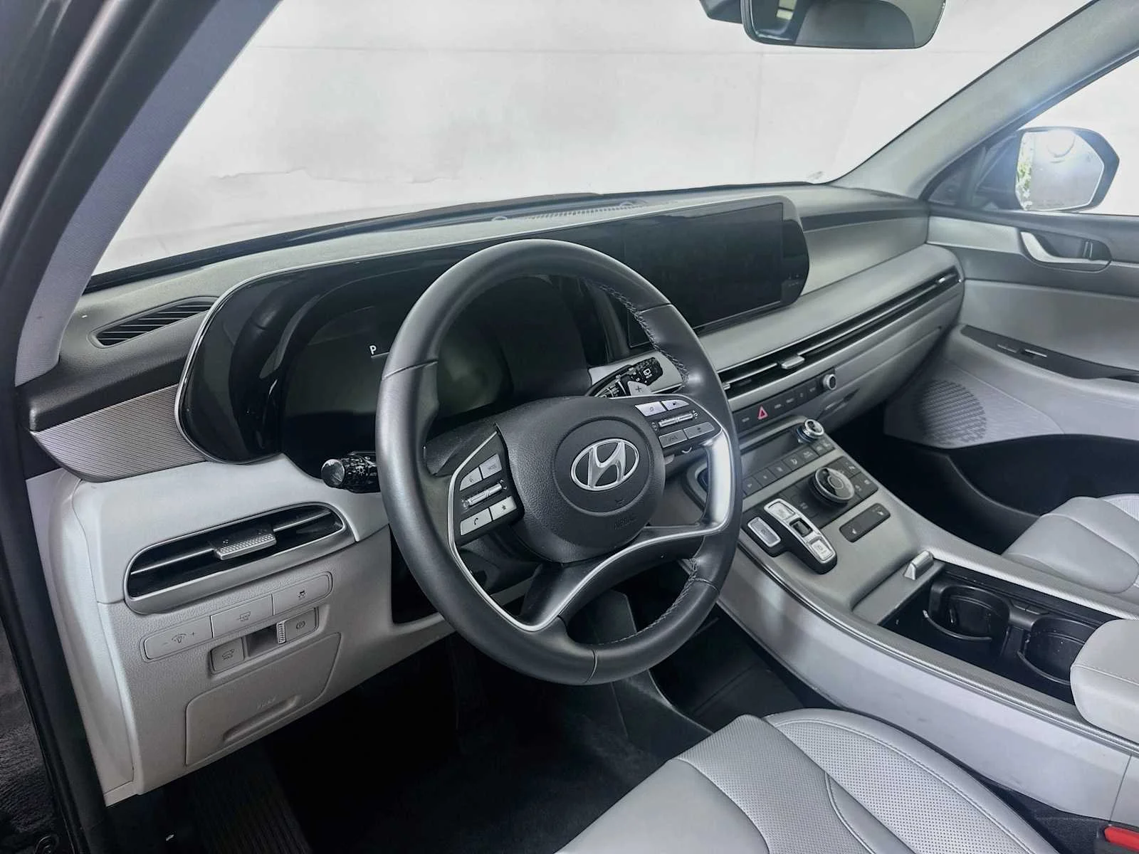 Used 2025 Abyss Black Pearl Hyundai SEL image 7