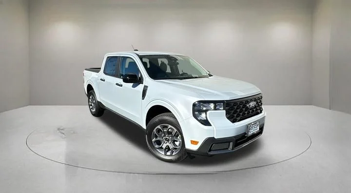 New 2026 Space White Metallic Ford XLT image 1