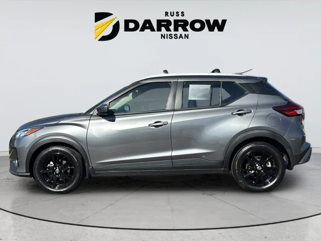 Used 2024 Gray Nissan SV image 2