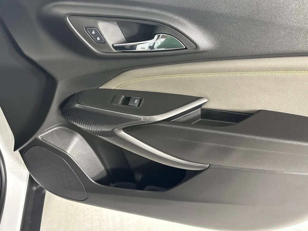 New 2026 Summit White Chevrolet ACTIV image 14