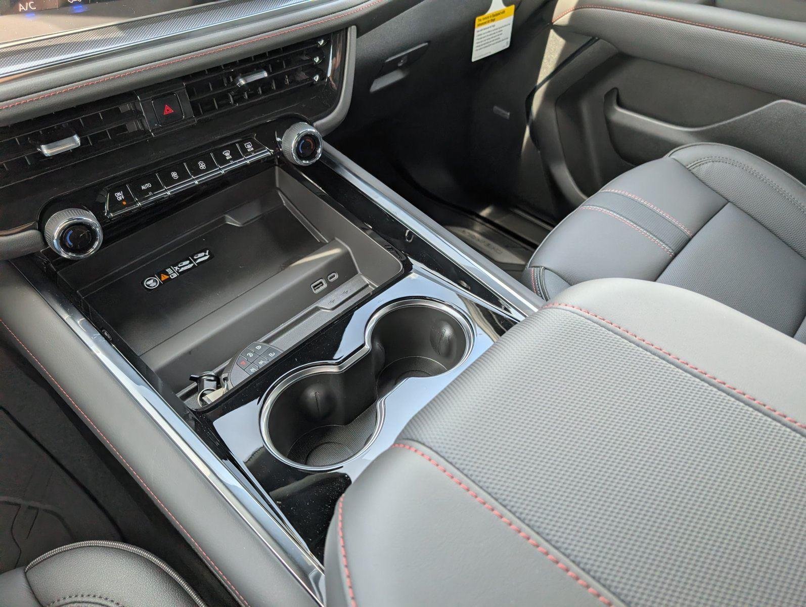 2026 Chevrolet Suburban RST - Photo 27