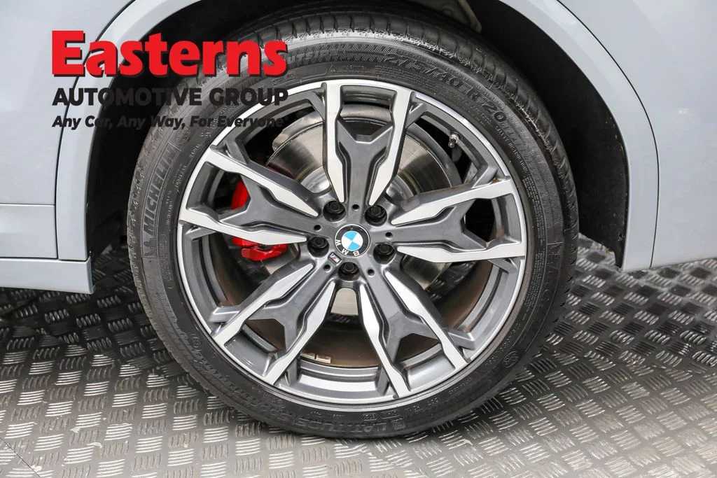 Used 2022 Gray BMW sDrive30i image 8