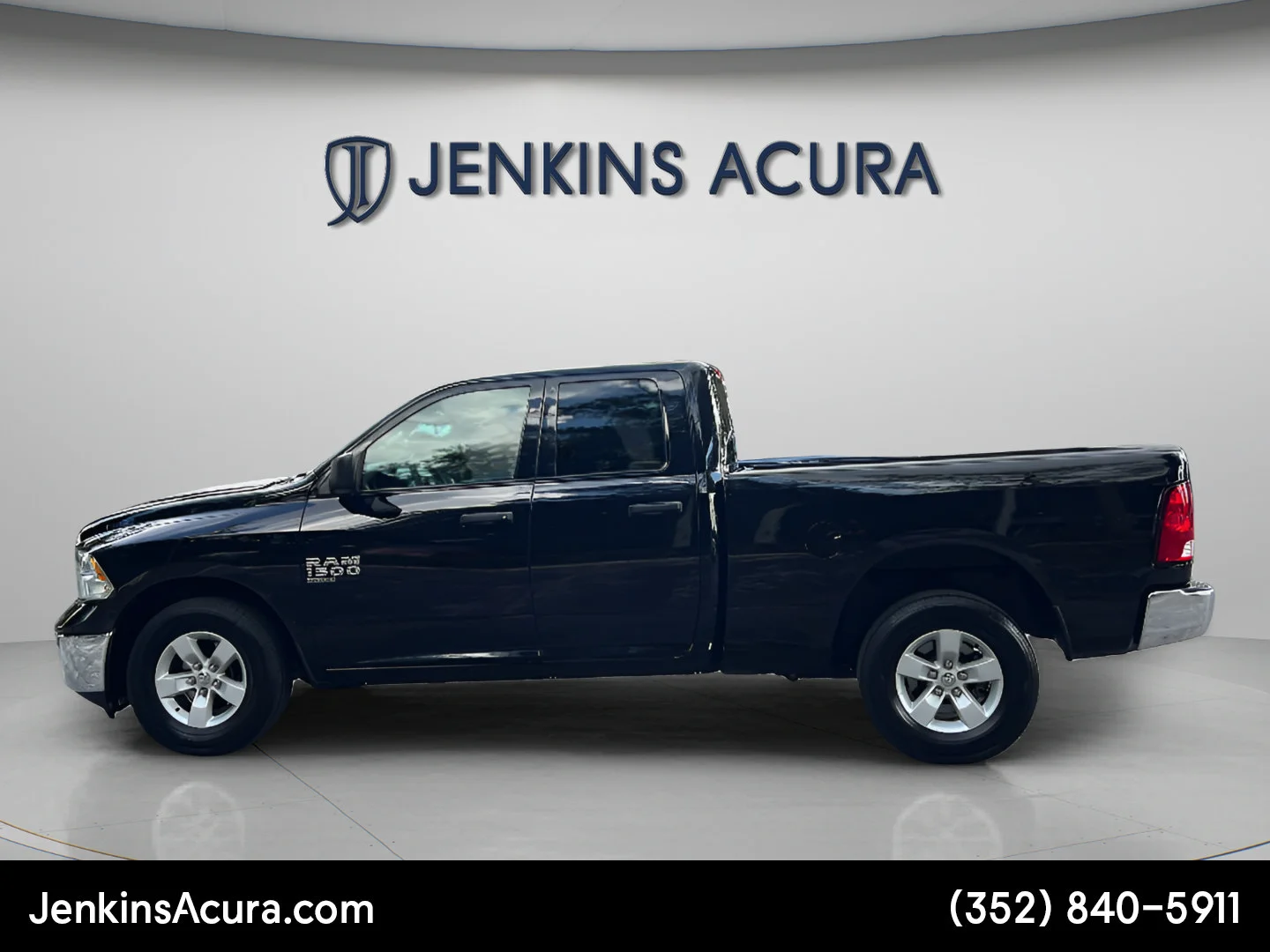 Used 2024 Diamond Black Crystal Pearlcoat Ram SLT image 6